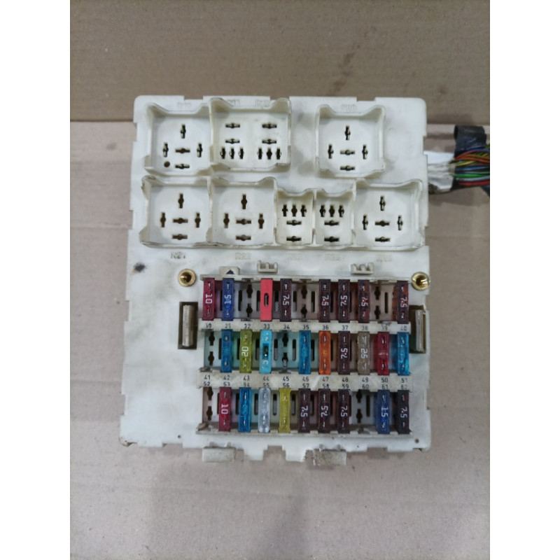 Блок предохранителей (электрика) Ford Transit Connect 1 2005 1.8L 1360366