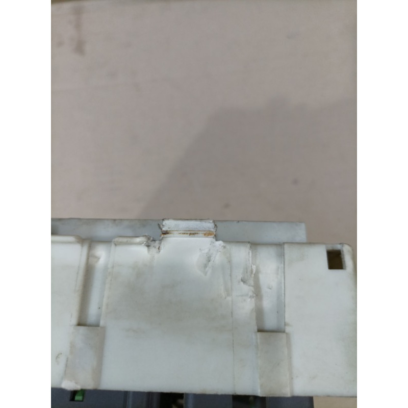 Блок предохранителей (электрика) Ford Transit Connect 1 2005 1.8L 1360366