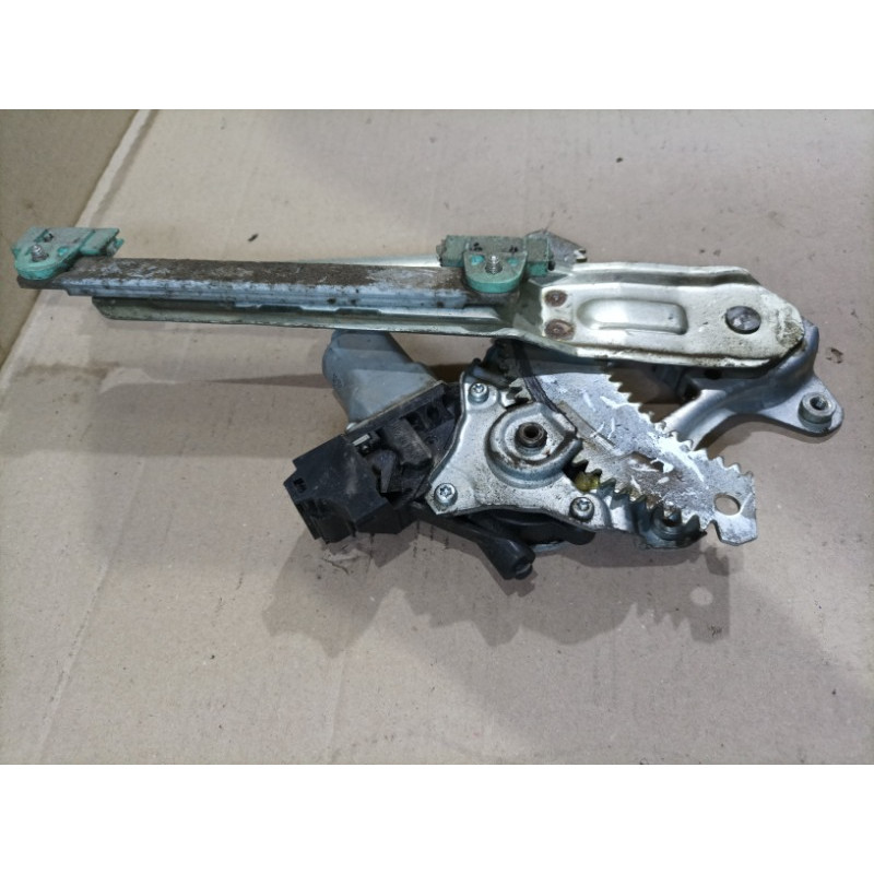 Механизм стеклоподъемника с мотором (кузов и элементы) Nissan Juke F15 2013 1.6 827201U600