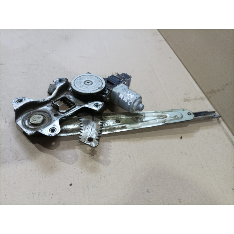 Механизм стеклоподъемника с мотором (кузов и элементы) Nissan Juke F15 2013 1.6 827211U600