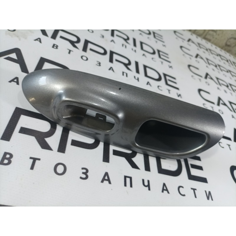 Накладка кнопок стеклоподъемника (салон) Nissan Juke F15 2013 1.6 829611ka2a