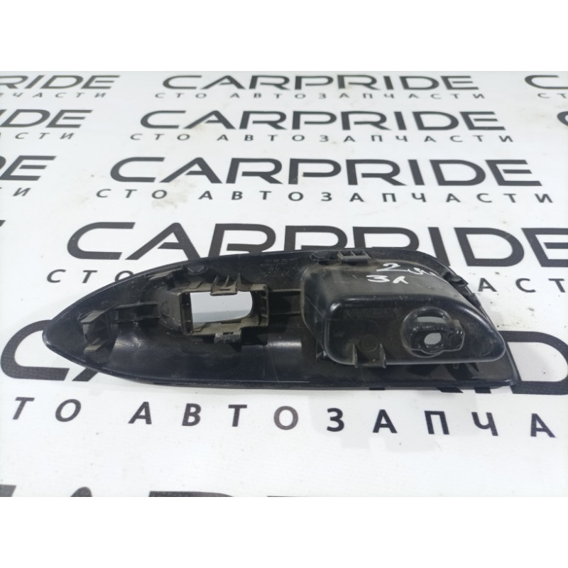 Накладка кнопок стеклоподъемника (салон) Nissan Juke F15 2013 1.6 829611ka2a