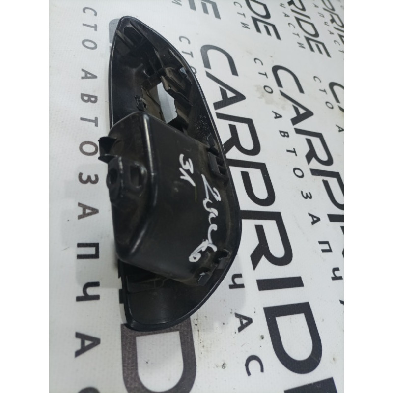 Накладка кнопок стеклоподъемника (салон) Nissan Juke F15 2013 1.6 829611ka2a