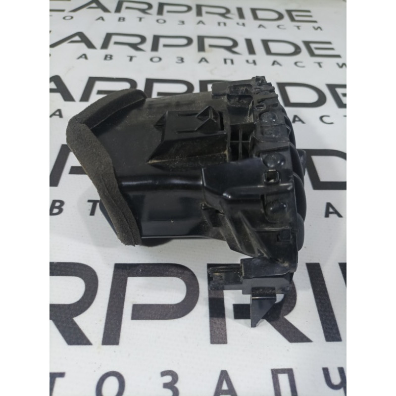 Дефлектор воздуховода (салон) Nissan Juke F15 2013 1.6 687501ke0a