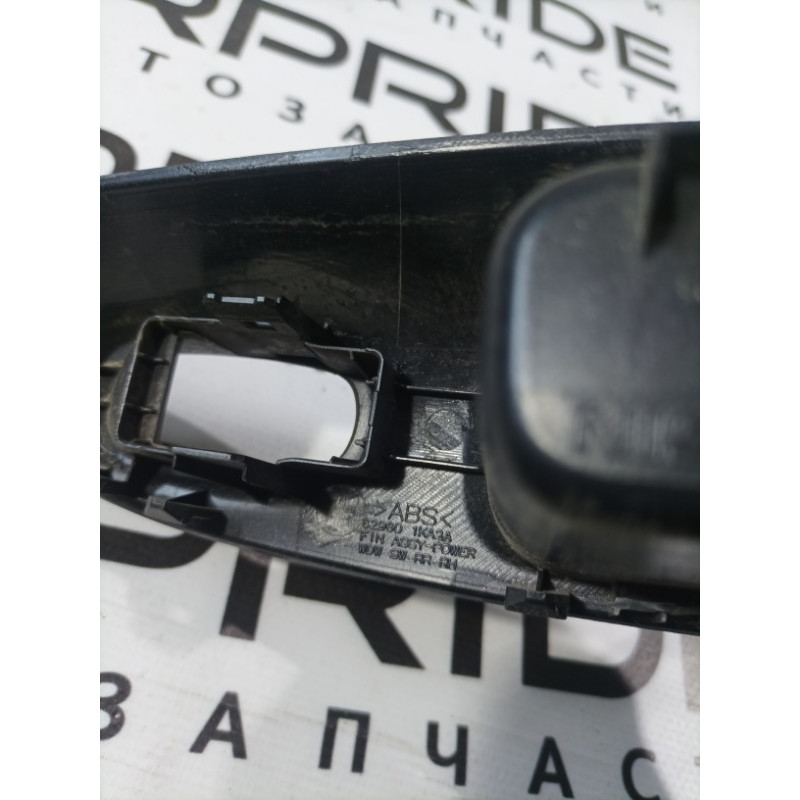 Накладка кнопок стеклоподъемника (салон) Nissan Juke F15 2013 1.6 829601ka2a