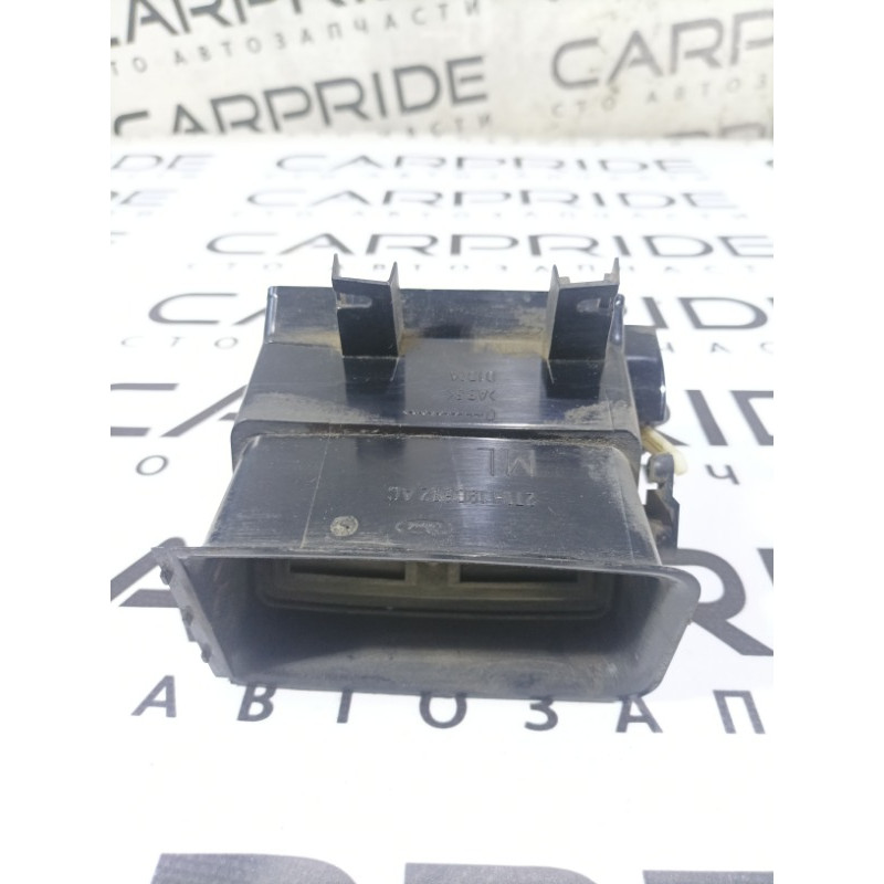 Дефлектор воздуховода (салон) Ford Transit Connect 1 2005 1.8L 2t1h19c682ac