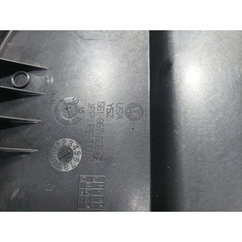Обшивка крышки багажника (салон) Volkswagen Passat B7 2014 1.8 561867605b