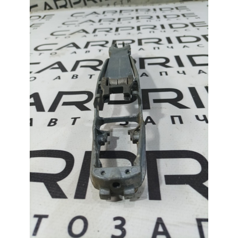 Кронштейн ручки двери (кузов и элементы) Mercedes-Benz E-class W124 1990 3.2