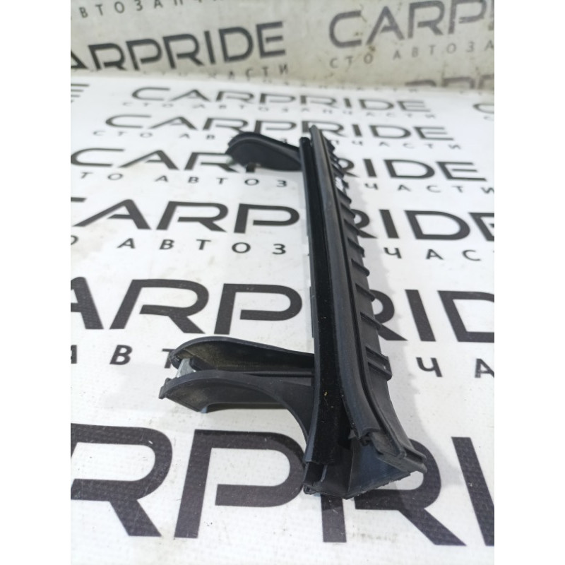 Направляющая стекла двери (кузов и элементы) Jeep Renegade BU 2020 2.4 68247329AA