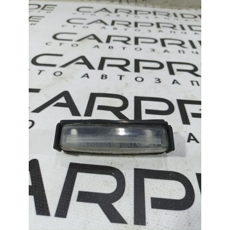 Плафон подсветки номера (оптика) Toyota Camry 40