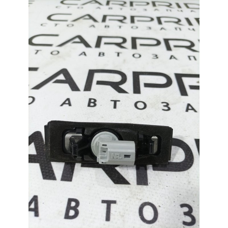 Плафон подсветки номера (оптика) Toyota Camry 40