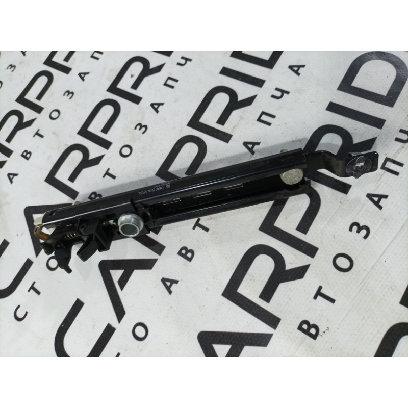 Кронштейн ремня безопасности (салон) Opel Vectra C 2004 2.2 090560650