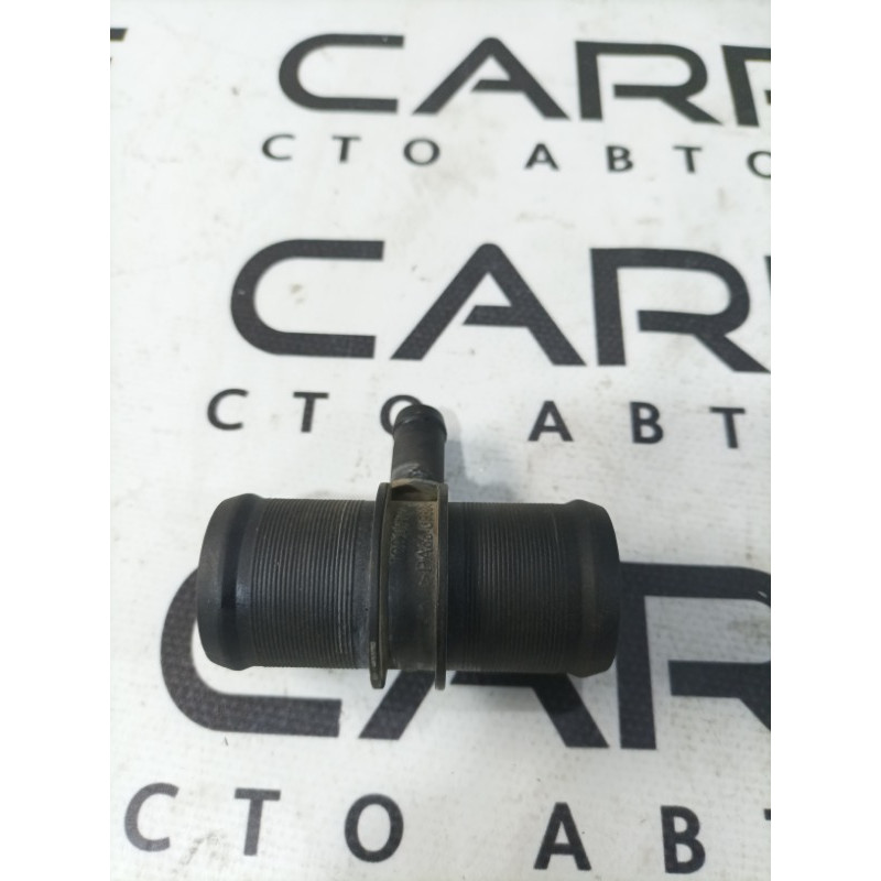 Фланець (система охолодження) Nissan Juke F15 2013 1.6 1320902