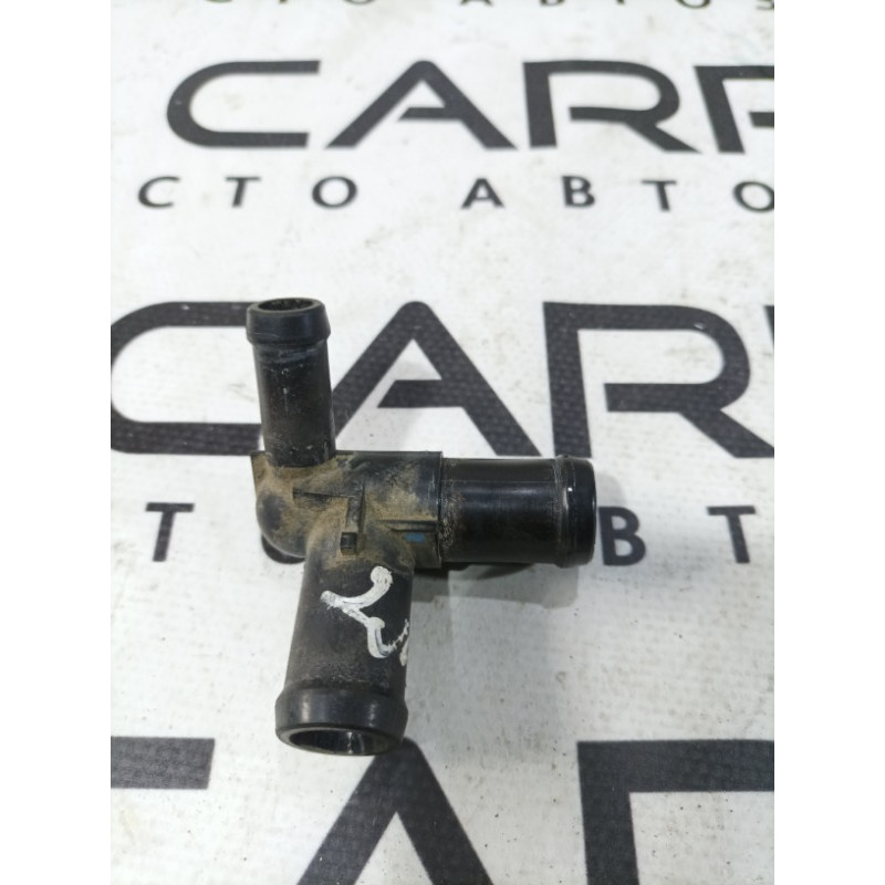 Фланець (система охолодження) Nissan Juke F15 2013 1.6