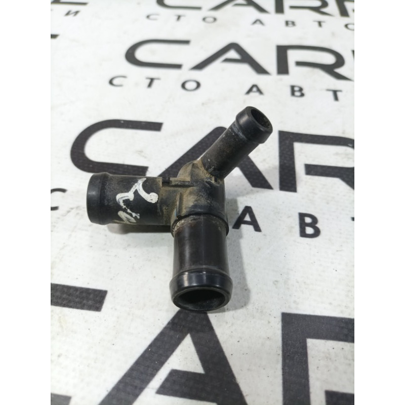 Фланець (система охолодження) Nissan Juke F15 2013 1.6