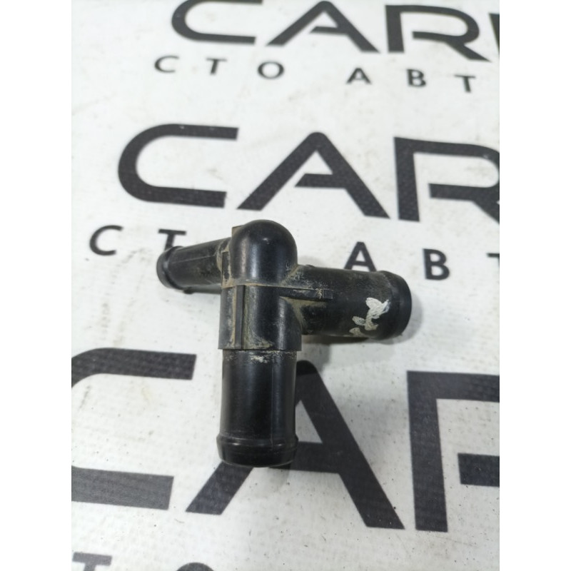 Фланець (система охолодження) Nissan Juke F15 2013 1.6