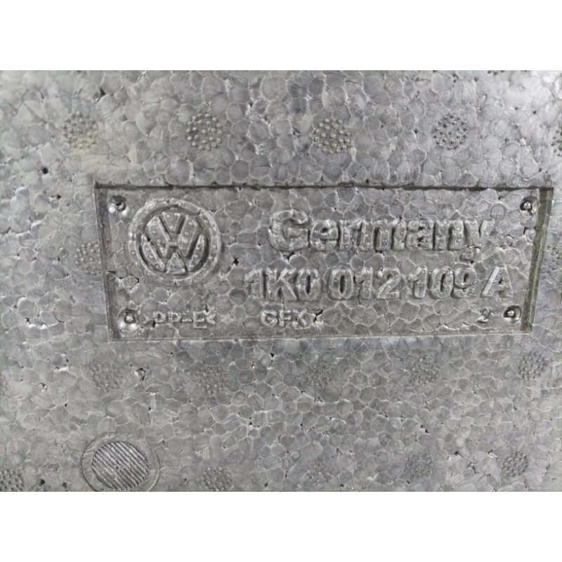 Лоток багажника (салон) Volkswagen Golf 1K 2.5 1k0012109a