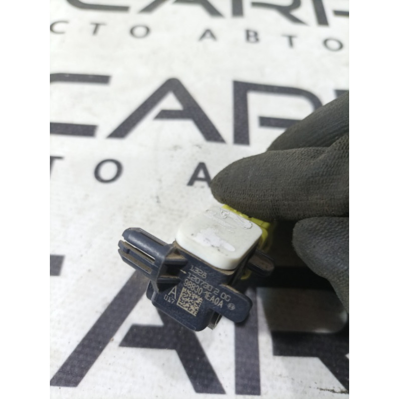 Датчик удара (электрика / датчики) Nissan Juke F15 2013 1.6 K88301EA0A