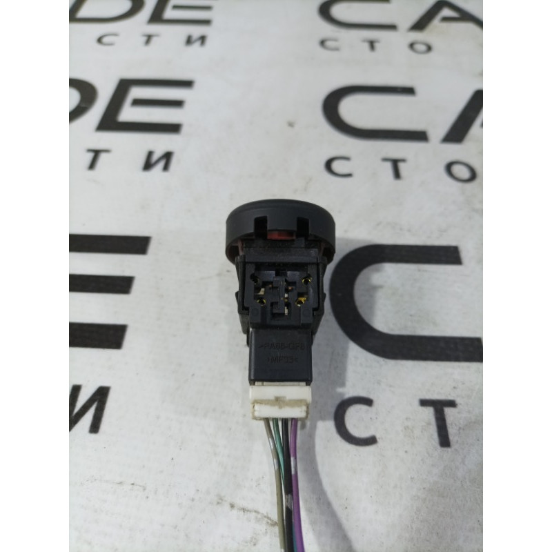 Кнопка аварийной сигнализации (электрика / кнопки) Nissan Juke F15 2013 1.6 252901KA0A