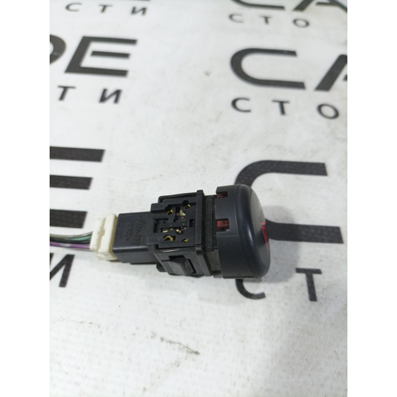 Кнопка аварийной сигнализации (электрика / кнопки) Nissan Juke F15 2013 1.6 252901KA0A