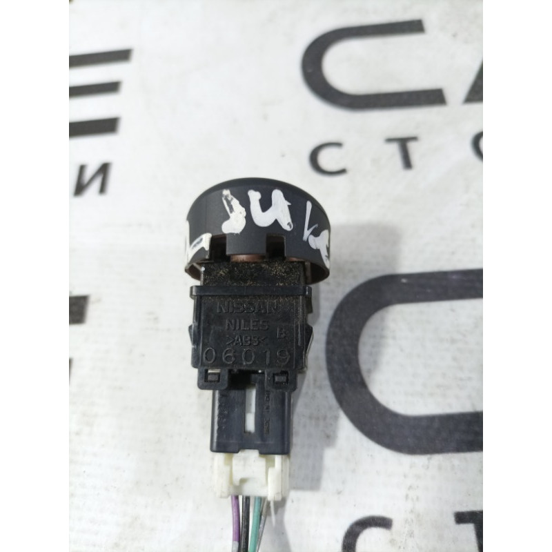 Кнопка аварийной сигнализации (электрика / кнопки) Nissan Juke F15 2013 1.6 252901KA0A