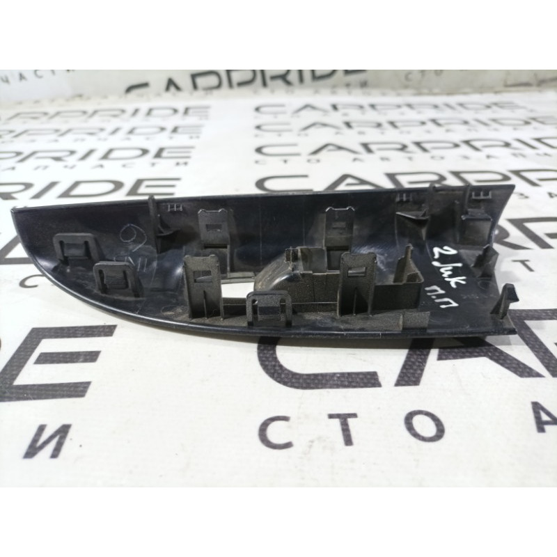 Накладка кнопок склопідйомника (салон) Nissan Juke F15 2013 1.6 809601km3a