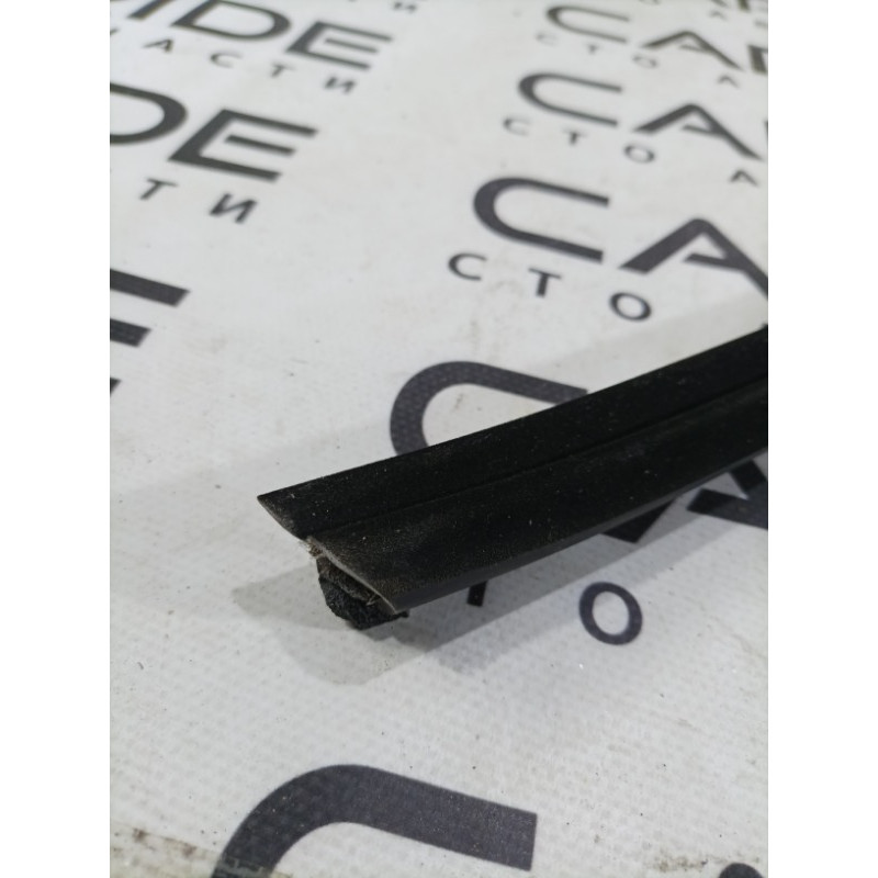 Молдинг стекла внутренний (наружные элементы кузова) Hyundai Sonata LF 82241C1000