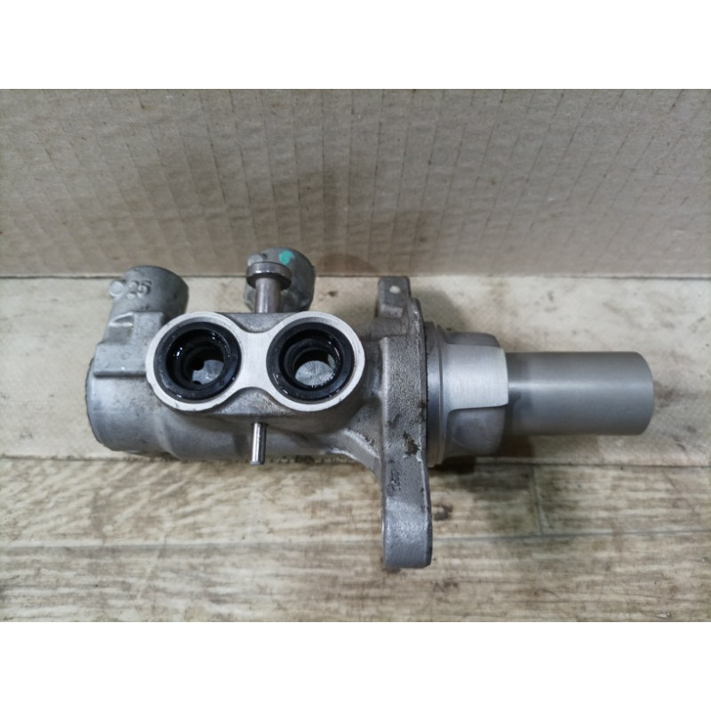 Главный тормозной цилиндр (тормозная система) Ford Focus MK3 2016 2.0 ev612140p