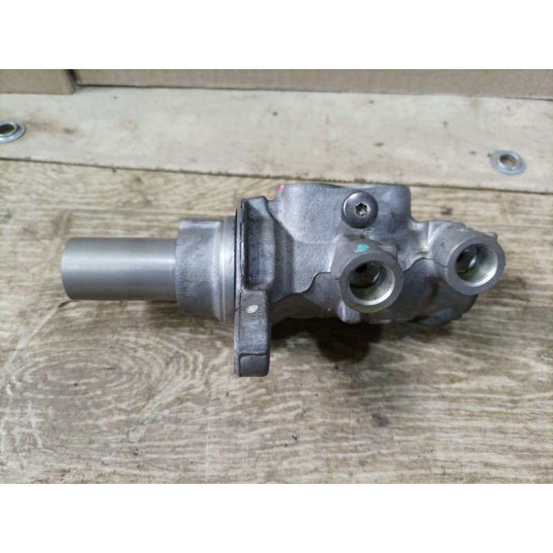 Главный тормозной цилиндр (тормозная система) Ford Focus MK3 2016 2.0 ev612140p