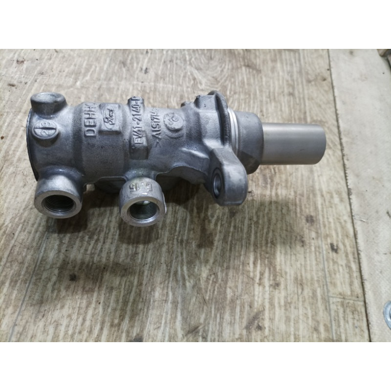 Главный тормозной цилиндр (тормозная система) Ford Focus MK3 2016 2.0 ev612140p