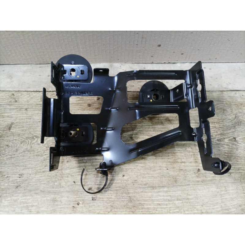Кронштейн блока предохранителей (кузов и элементы) Ford Focus MK3 2016 2.0 bv6t14206ac