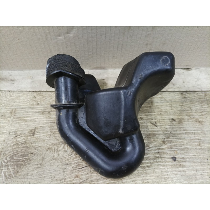 Резонатор воздушный (впускная система) Ford Focus MK3 2016 2.0 bv619f764ac