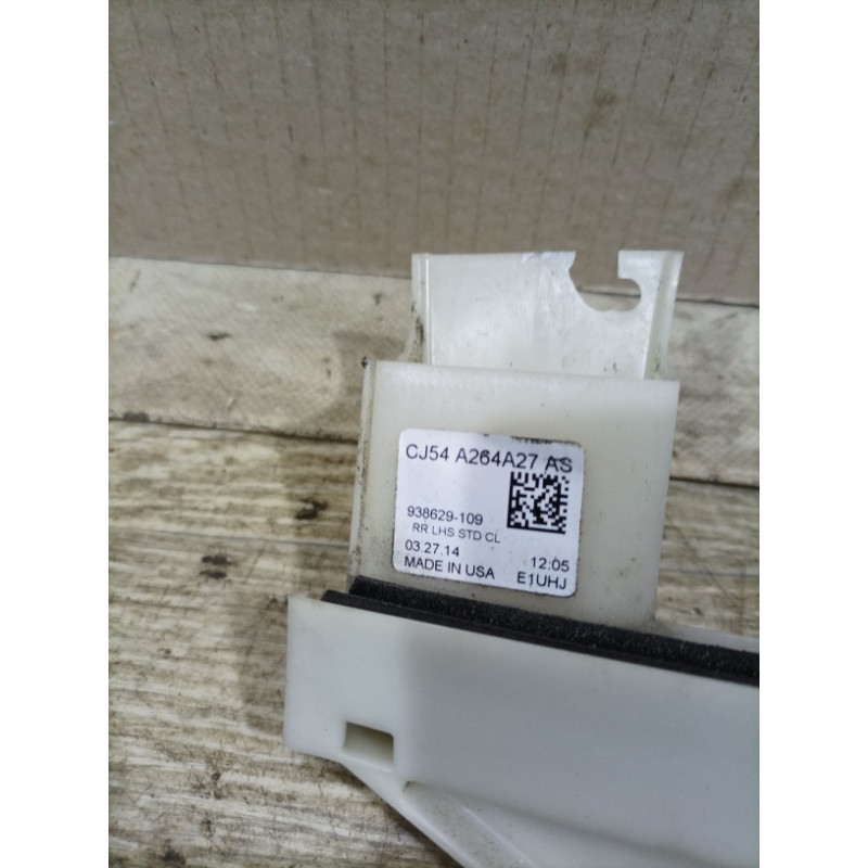Направляющая стекла двери (кузов и элементы) FORD ESCAPE MK3 2014 1.6 JJ5Z7421979A
