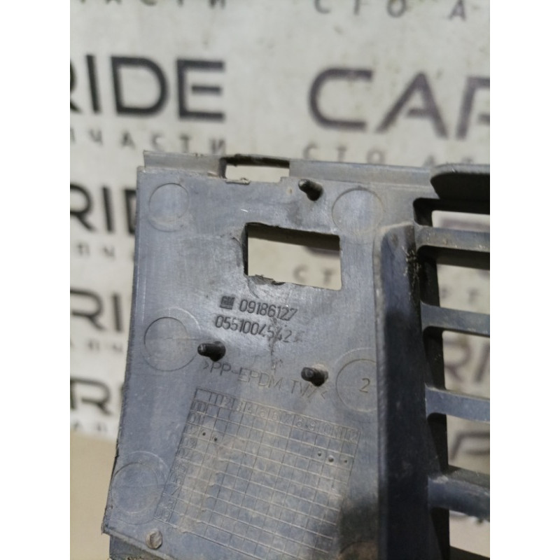 Решетка бампера (кузов и элементы) Opel Vectra C 2004 2.2 09186127