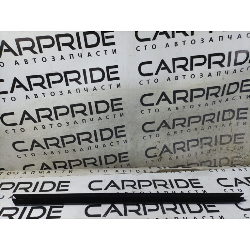 Молдинг стекла внутренний (наружные элементы кузова) Ford Focus MK3 2016 2.0 CV6Z5825861A