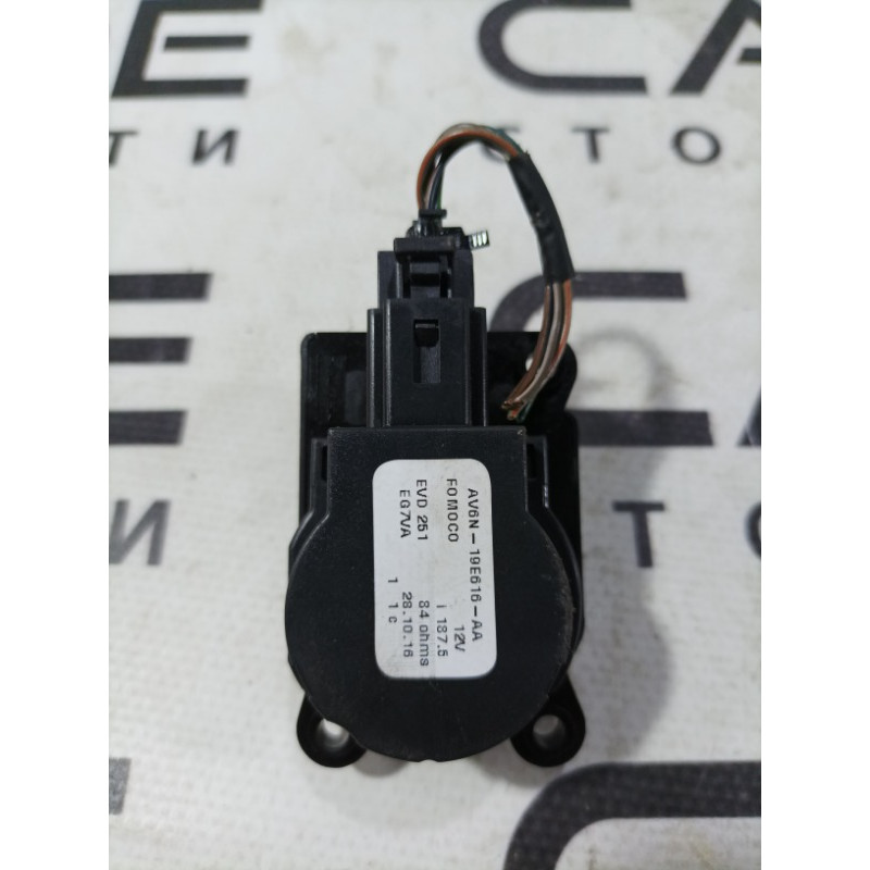 Привод заслонки отопителя (отопление и кондиционирование) Ford Focus MK3 2016 2.0 av6n19e616aa