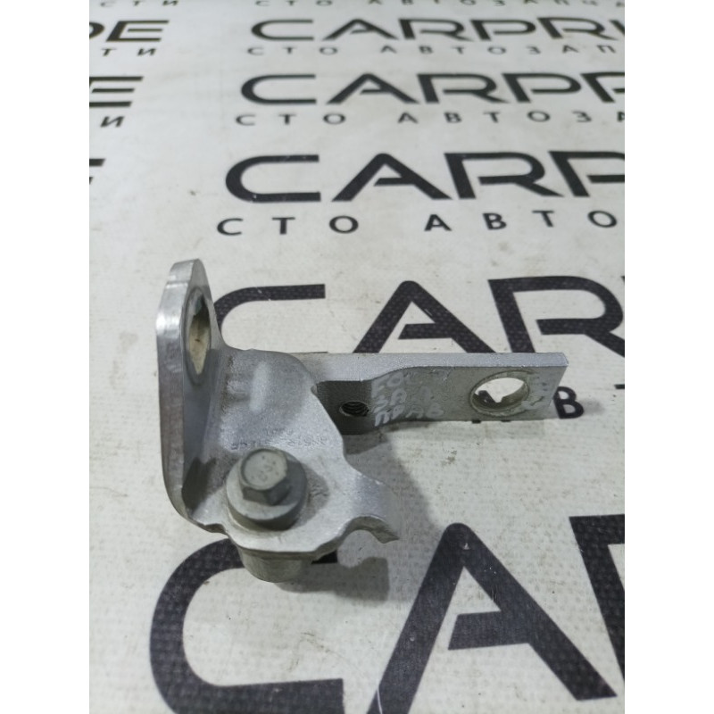 Петля двери (кузов и элементы) Ford Focus MK3 2016 2.0 AM5Z5826802A
