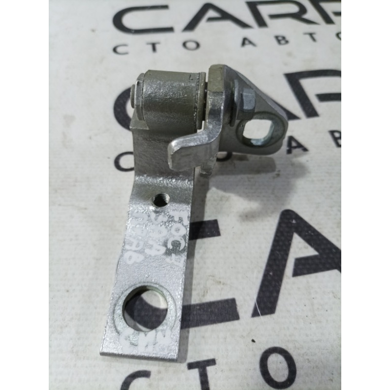 Петля двери (кузов и элементы) Ford Focus MK3 2016 2.0 AM5Z5826802A