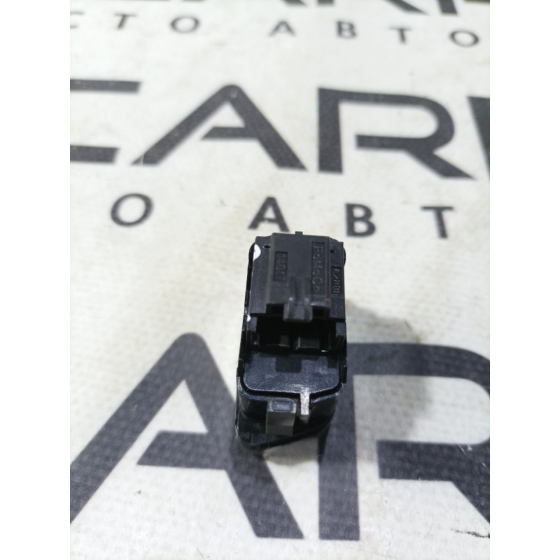 Кнопка блокировки центрального замка (электрика / кнопки) Ford Focus MK3 2016 2.0 F1EZ14028B