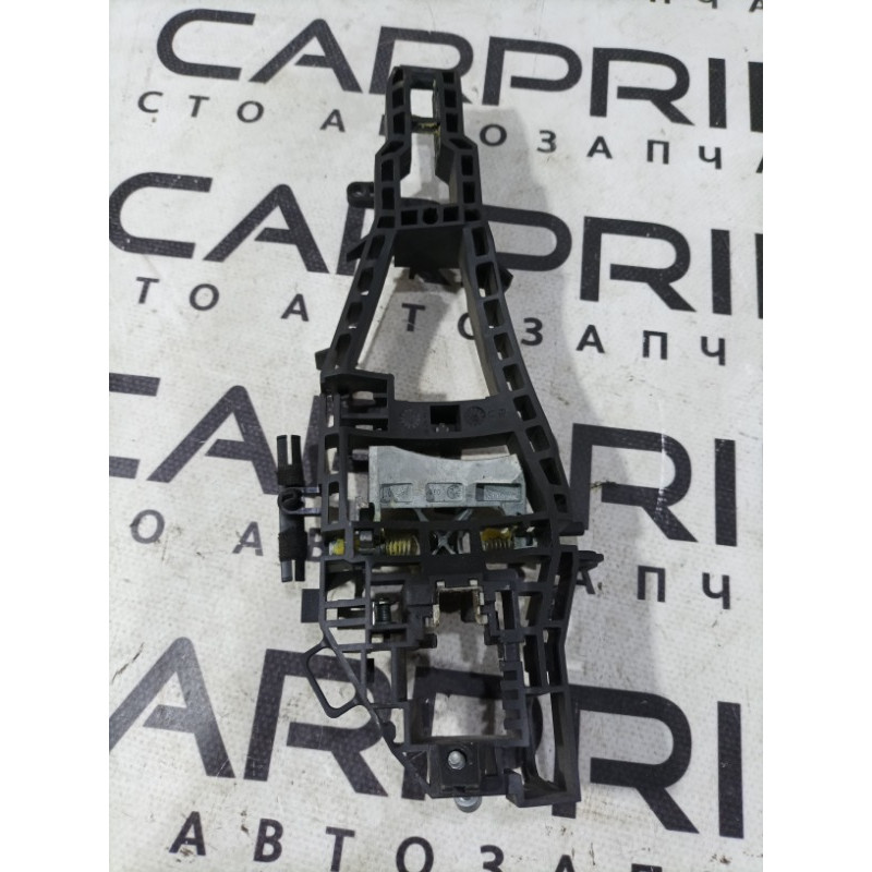 Кронштейн ручки дверей (кузов і елементи) BMW 3-series F30 2013 N26B20 51217242567