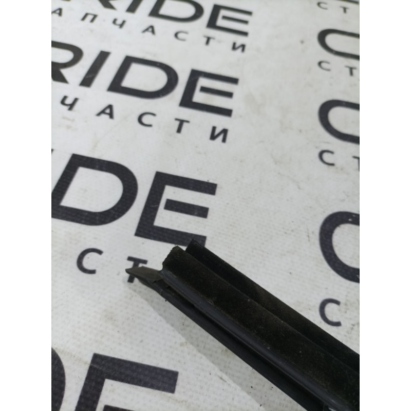Молдинг стекла внутренний (наружные элементы кузова) Opel Vectra C 2004 2.2 5154053
