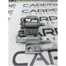 Петля двери