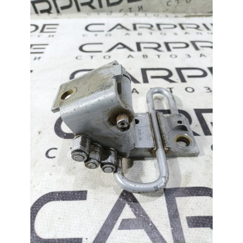 Петля двери (кузов и элементы) AUDI A4 B6 2.4BDV 8e0831412