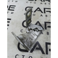 Петля капота