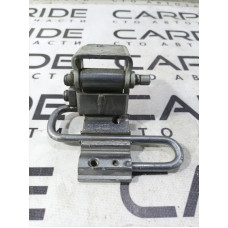 Петля двери