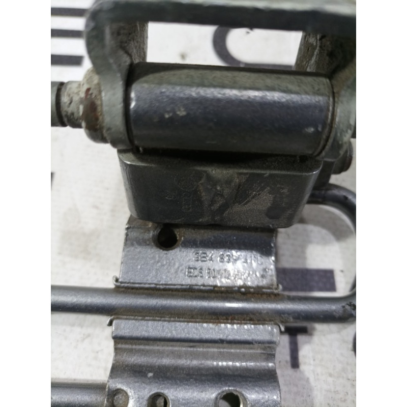 Петля двери (кузов и элементы) Volkswagen Passat B5 2003 2.5 AKN 3b4833411c