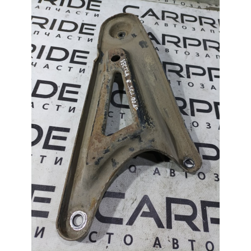 Кронштейн подрамника (подвеска) Opel Vectra C 2004 2.2 302061