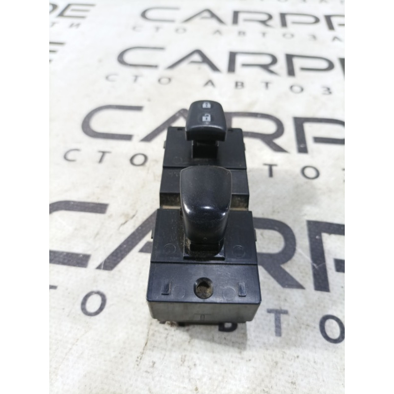 Кнопка стеклоподъемника (электрика / кнопки) Nissan Juke F15 2013 1.6 254111ka5a