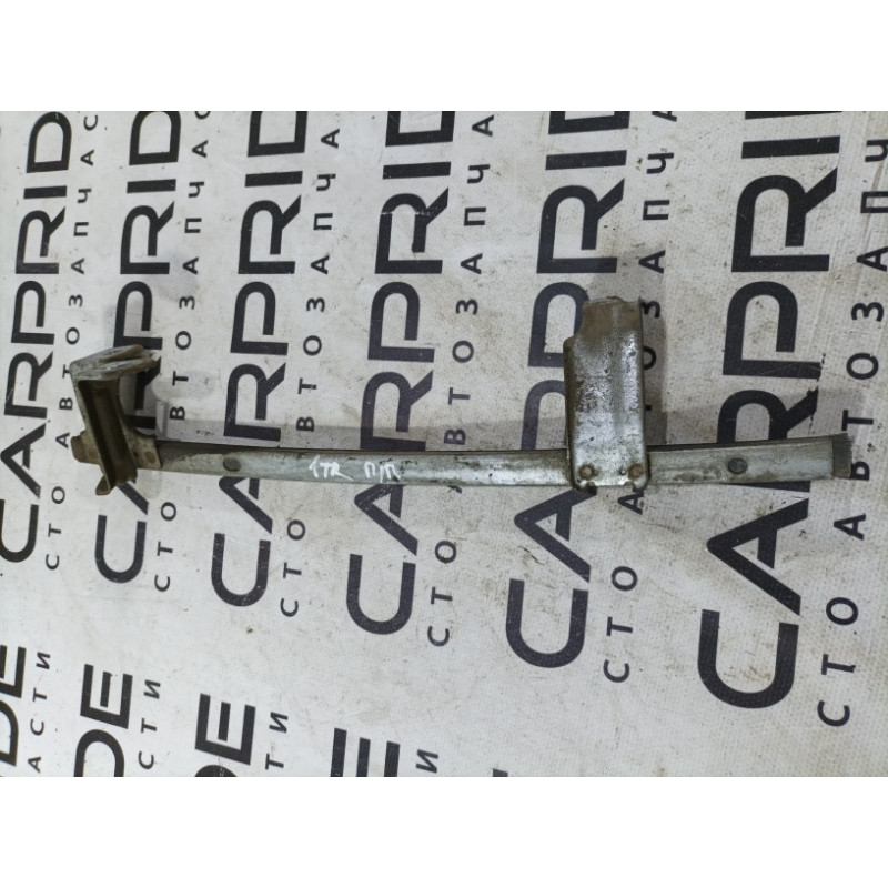 Направляющая стекла двери (кузов и элементы) Ford Transit Connect 1 2005 1.8L 4379164