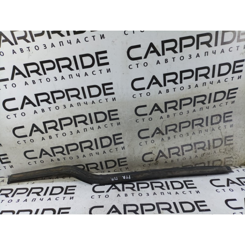 Молдинг стекла (кузов и элементы) Ford Transit Connect 1 2005 1.8L 4526431